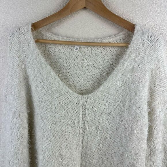 BP. Cream deep v-neck sweater fuzzy soft sweater size L - Picture 3 of 9